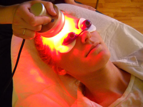 led-light-therapy-forehead1
